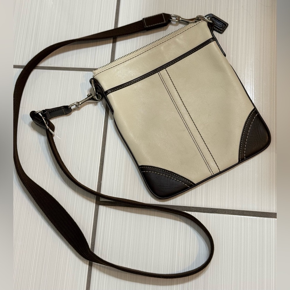 Vintage Coach Leather Crossbody Bag White & Brown "Swing Pack"